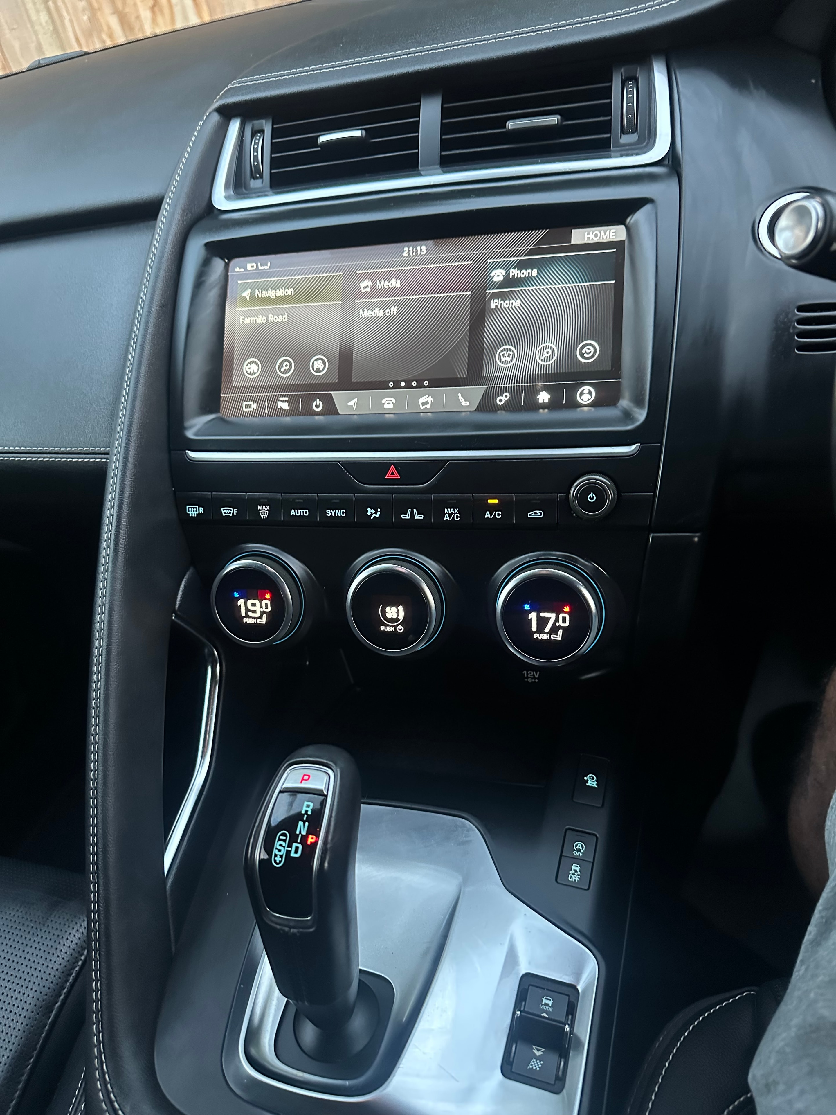 Jaguar E-PACE centre console and infotainment display